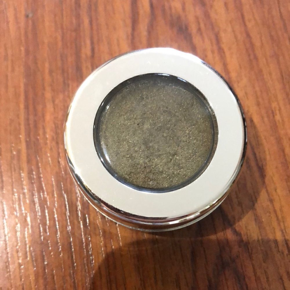 La Bella Donna sultry olive compressed mineral eyeshadow